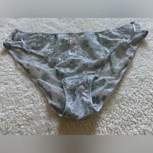 Victoria's Secret Dream Angels Lace Cheekini Panty